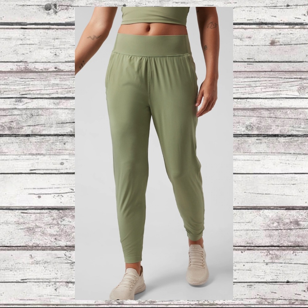 ATHLETA Run With It Pant NWOT
